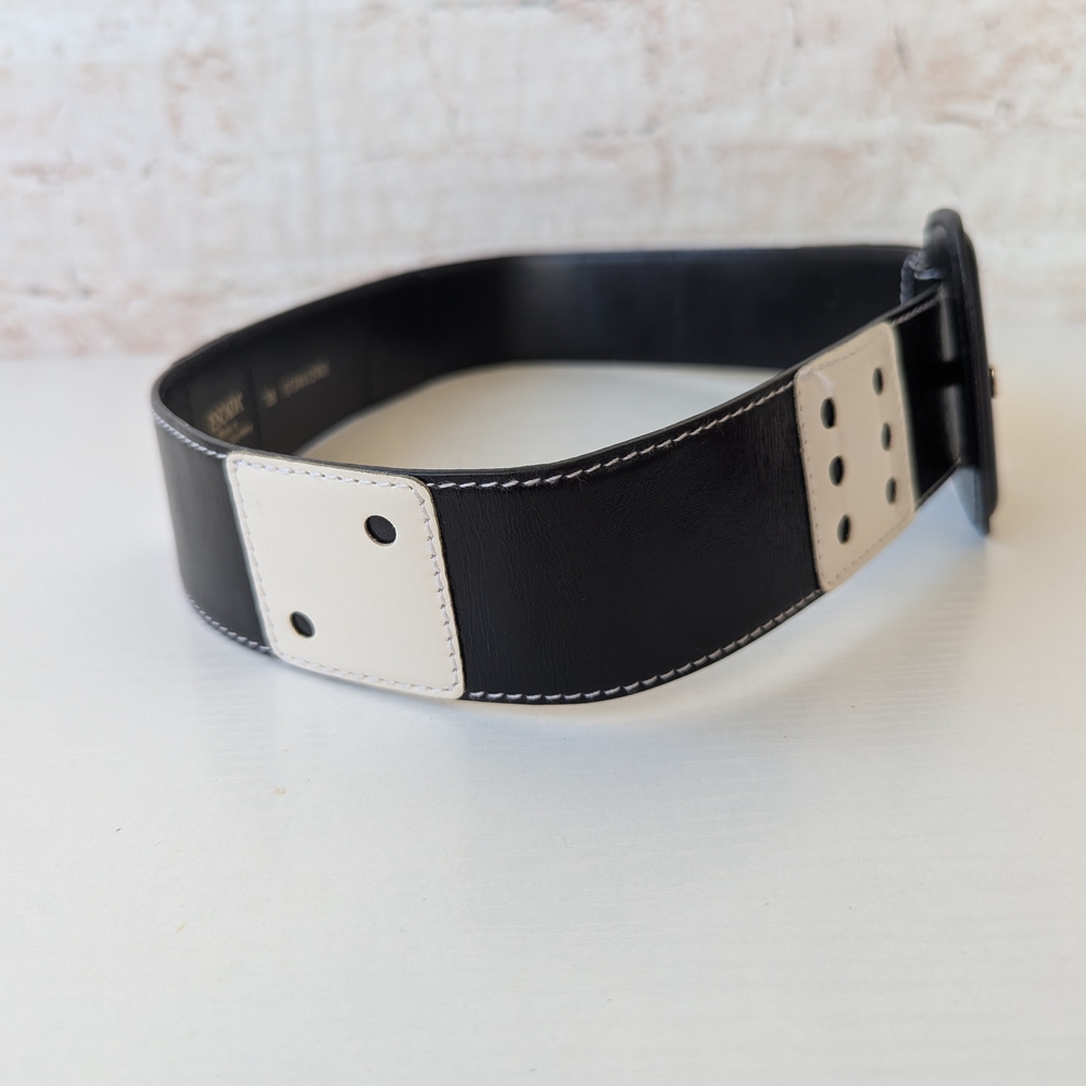 Escada Vintage wide leather belt from the 1980s, known for its distinctive "Roll - Picture 6 of 11